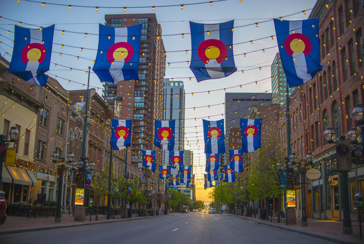 larimer-square-colorado-flags-2_563276b8-f0ae-5102-065baed320a619e3